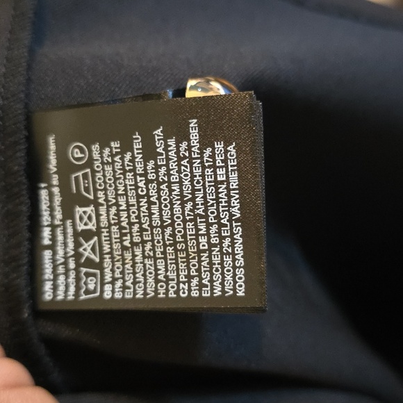 H&M A-Line Shift Black Shift Dress Size Medium - Picture 9 of 9